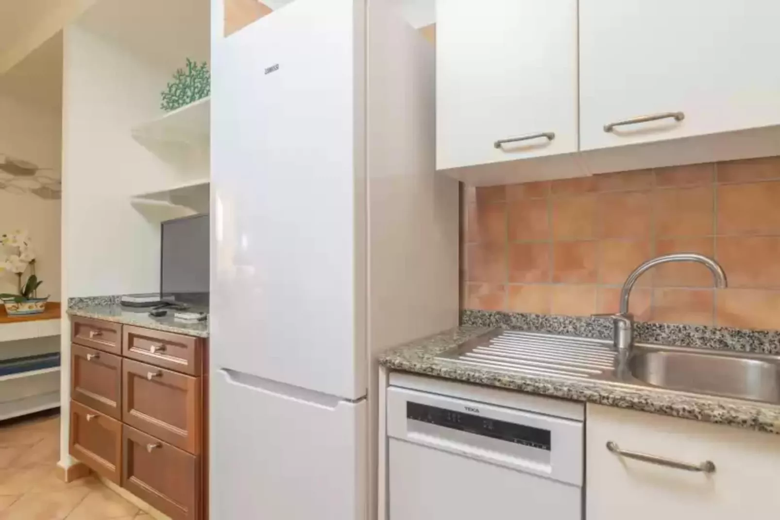 Barca Trencada-Kitchen