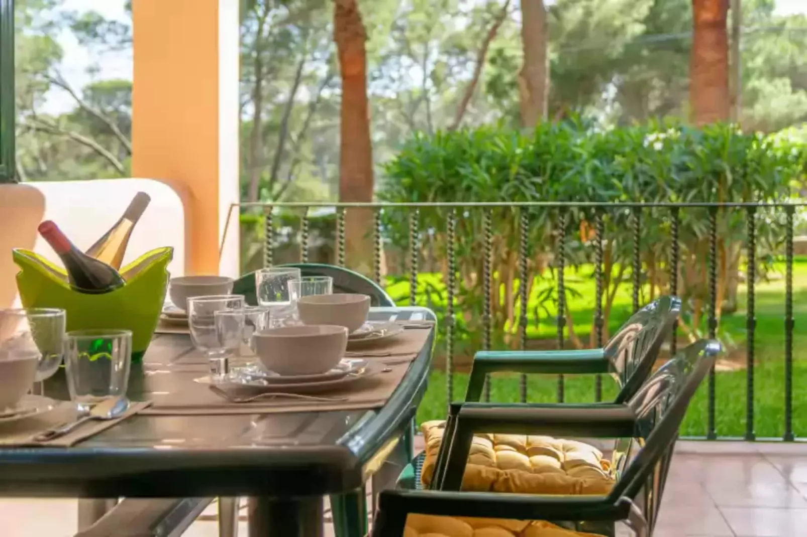 Barca Trencada-Terrace balcony