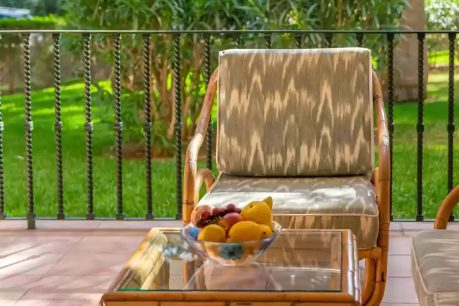Barca Trencada-Terrace balcony