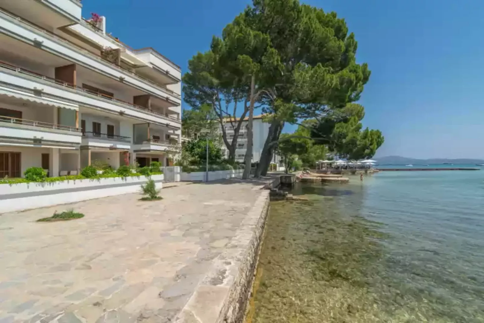 Ed. Bellveure 2º B (duplex)-Areas summer 1km
