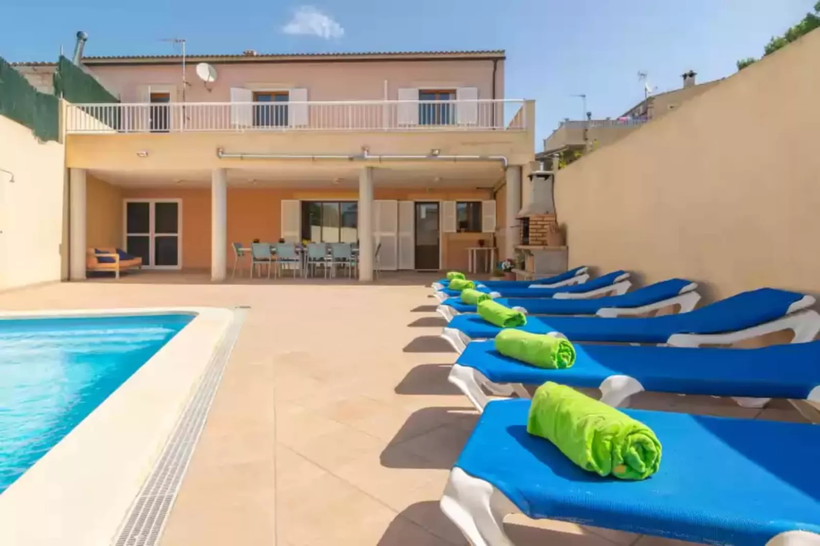Marimar (muro)-Pool