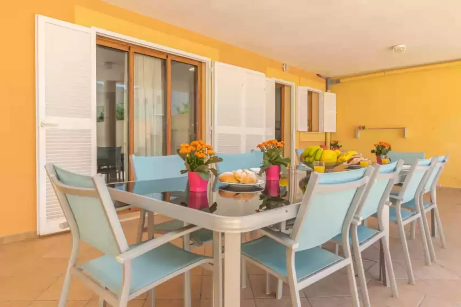 Marimar (muro)-Facilities