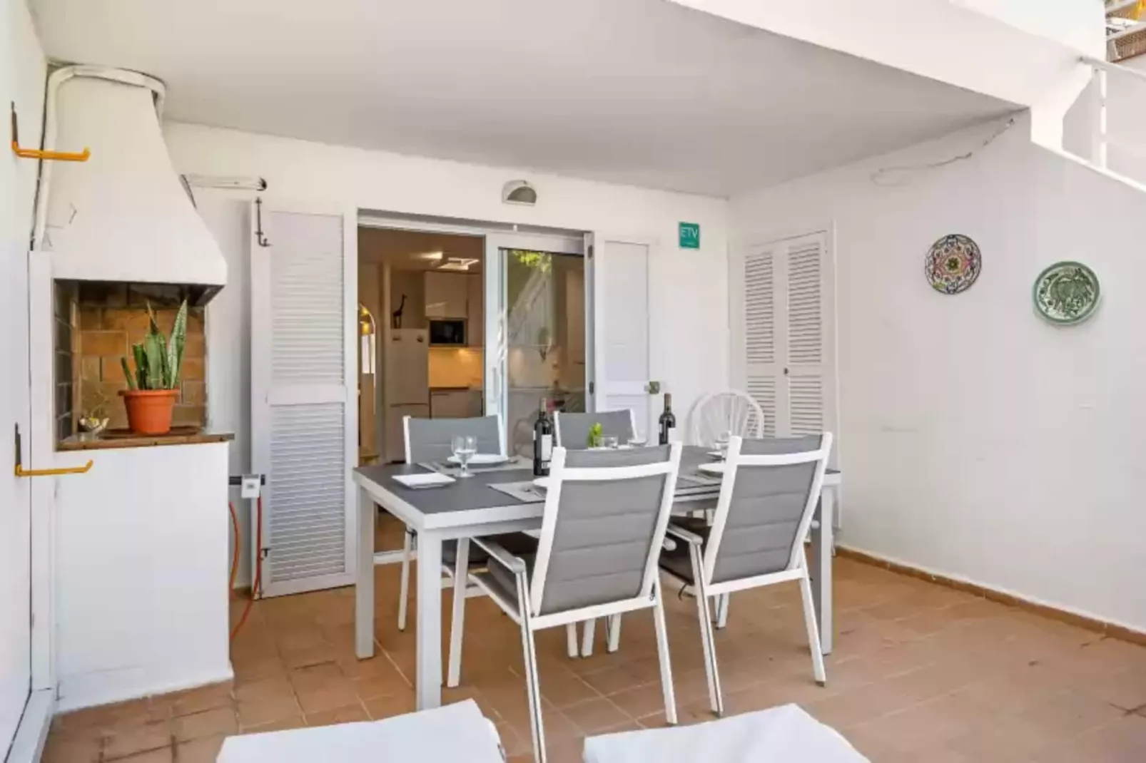 Edisol 29 (villa Pilar 2)-Dining room