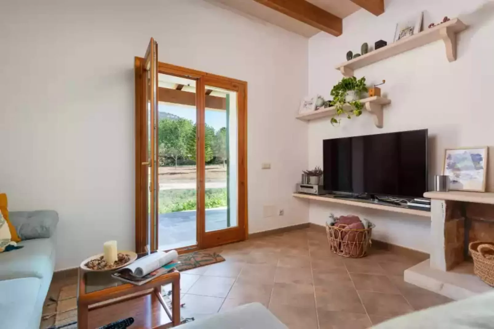 Can Taco-Living room