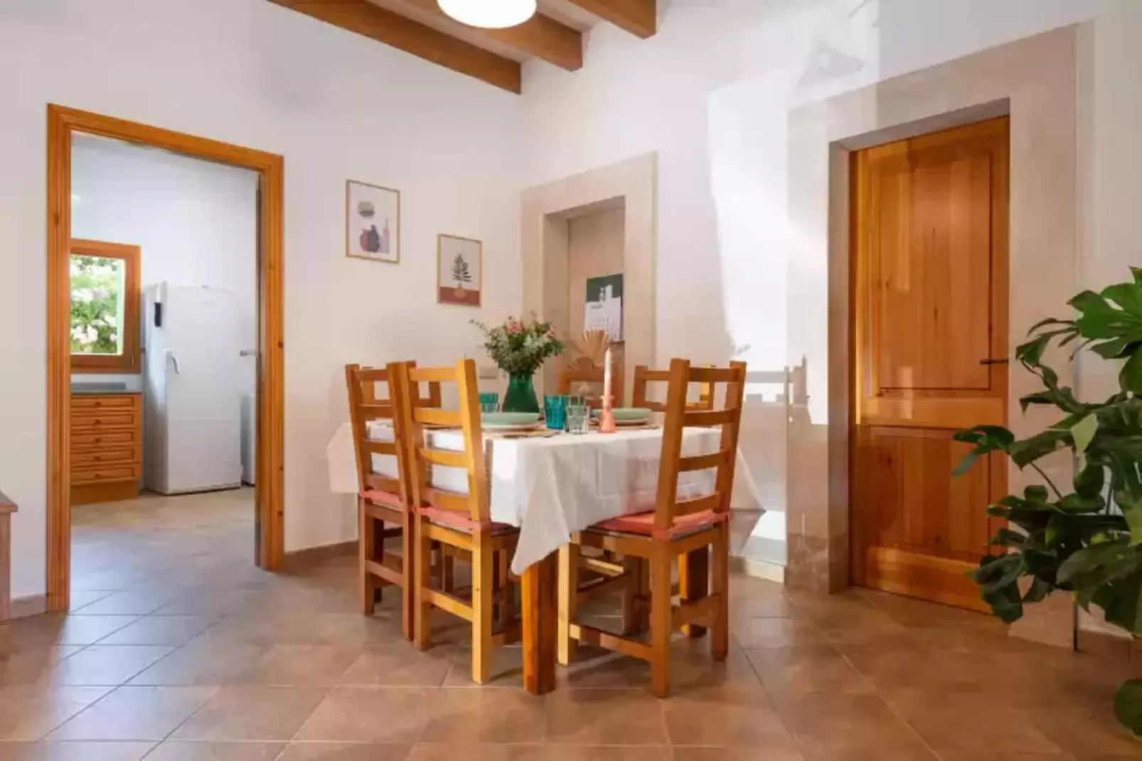 Can Taco-Dining room
