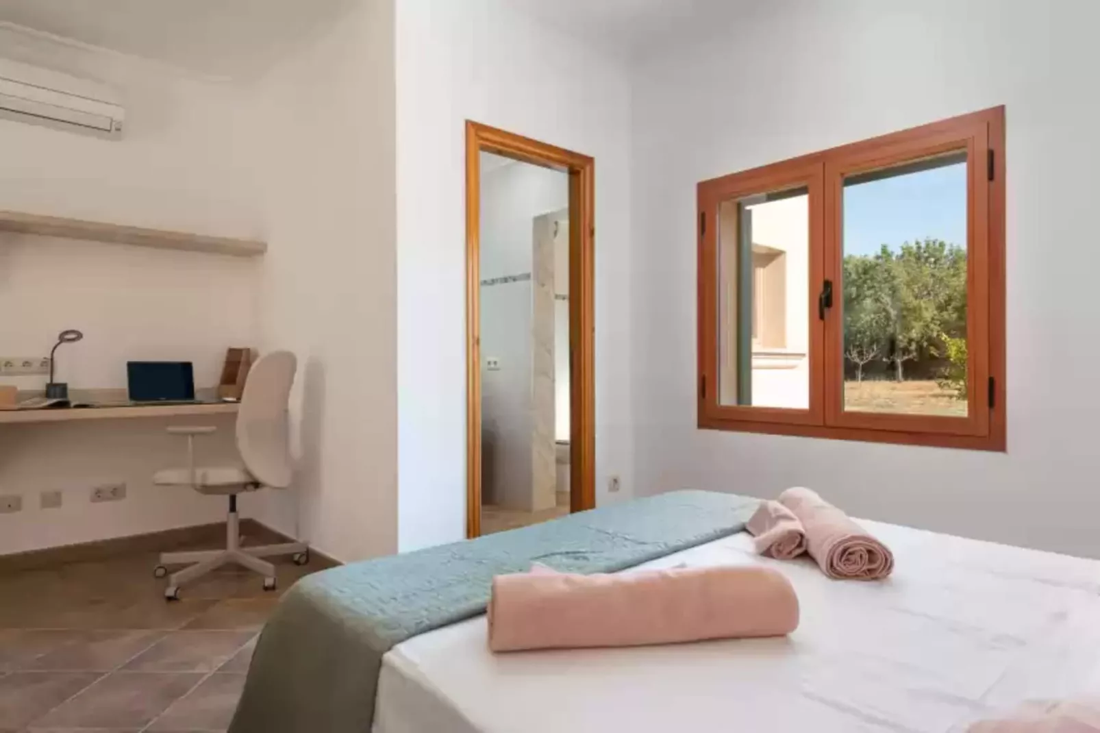 Can Taco-Bedroom