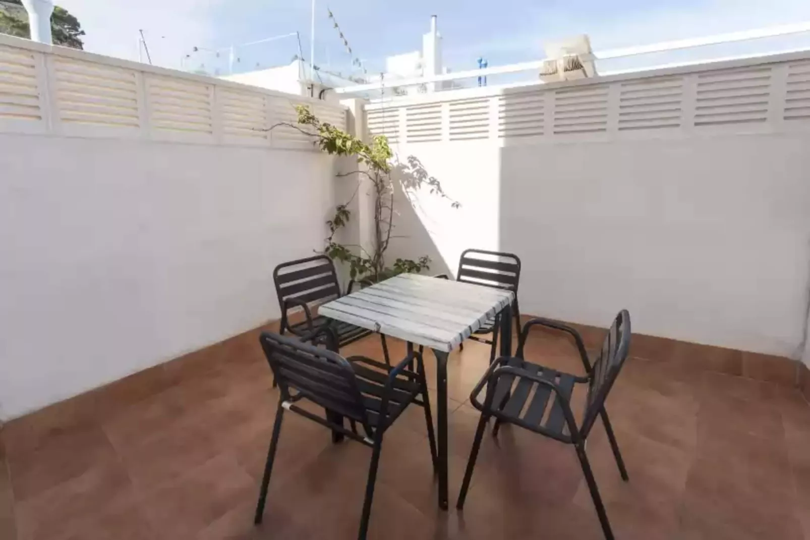 Apartamentos Al-andalusi 11-Terrassenbalkon