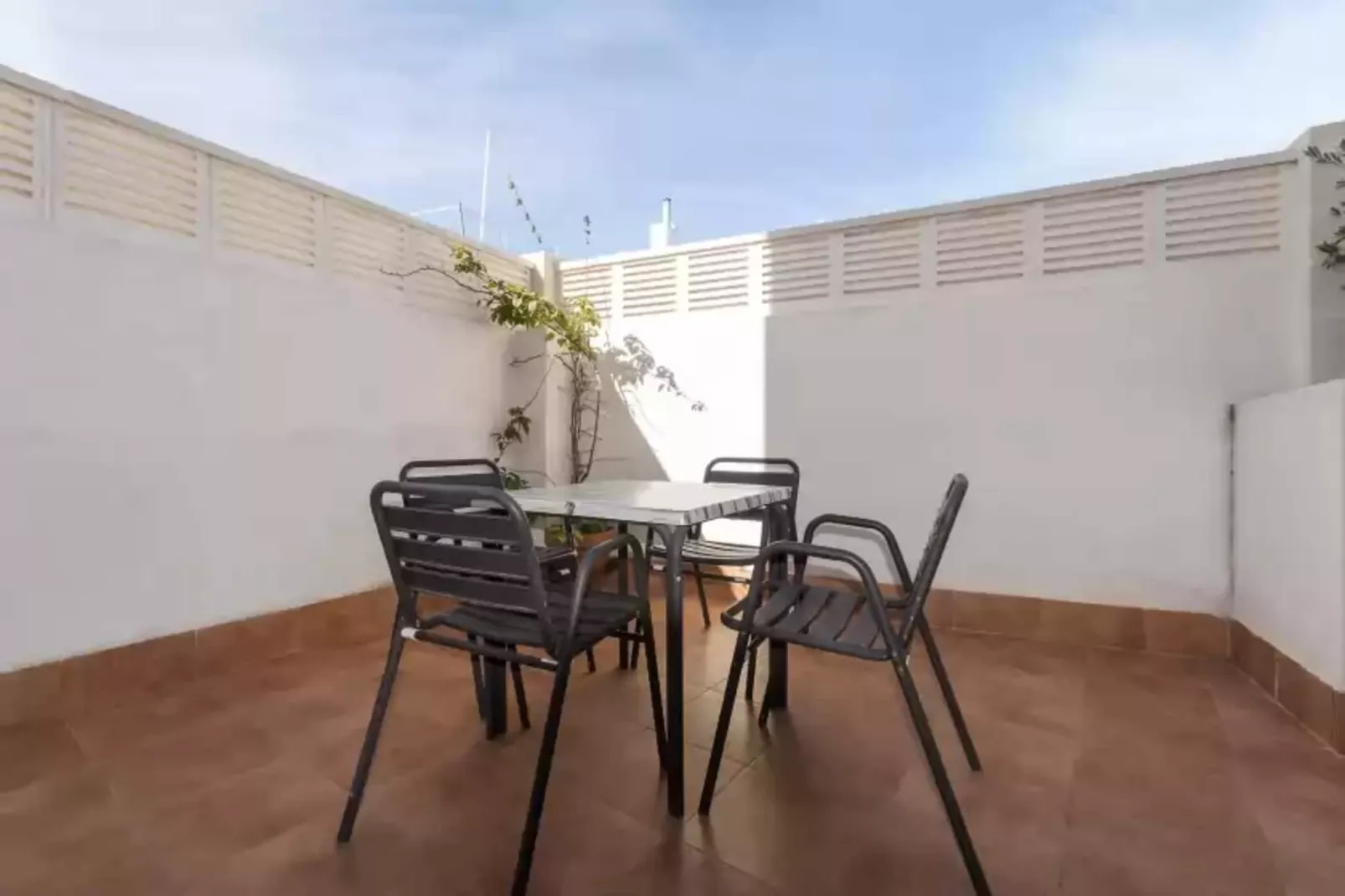 Apartamentos Al-andalusi 11-Terrassenbalkon