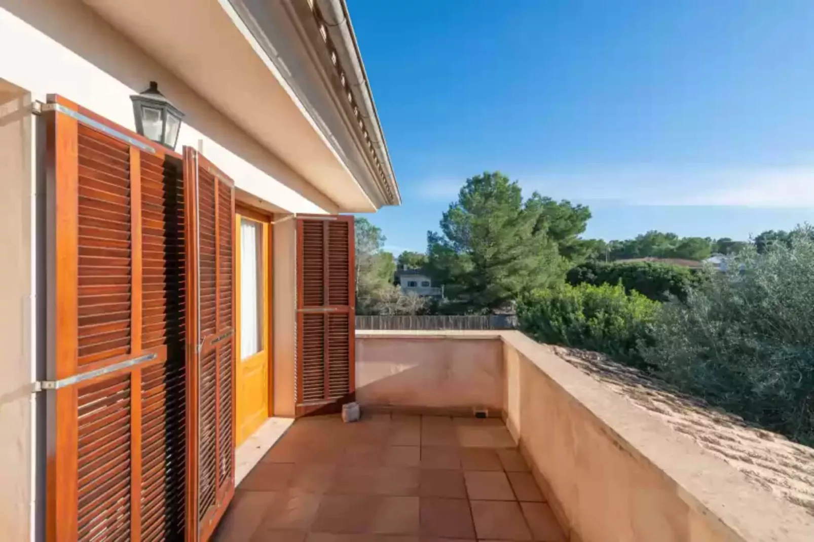 Calma-Terrace balcony