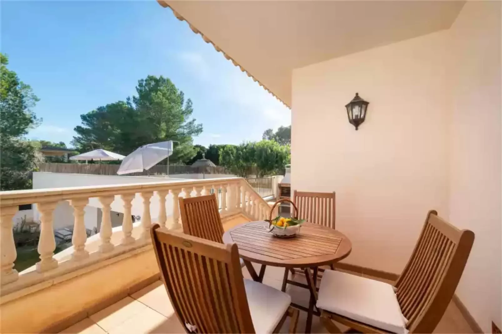 Calma-Terrace balcony