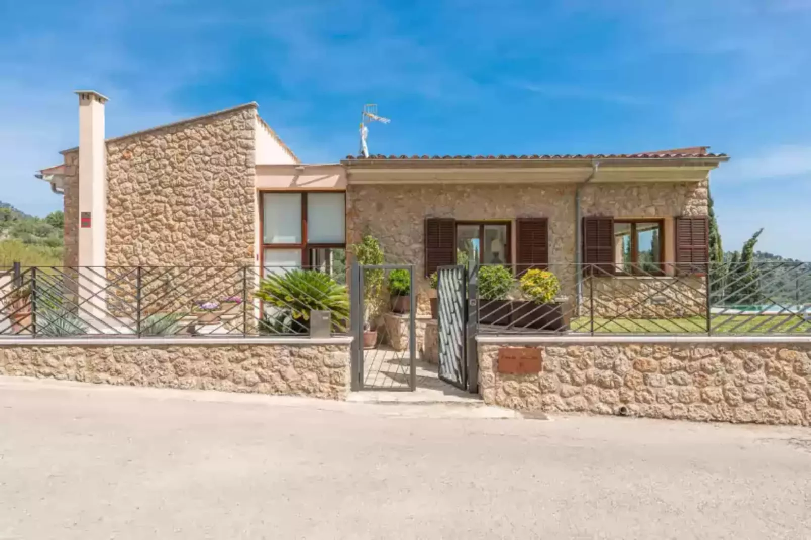 Can Vicens (mancor)-Exterior summer