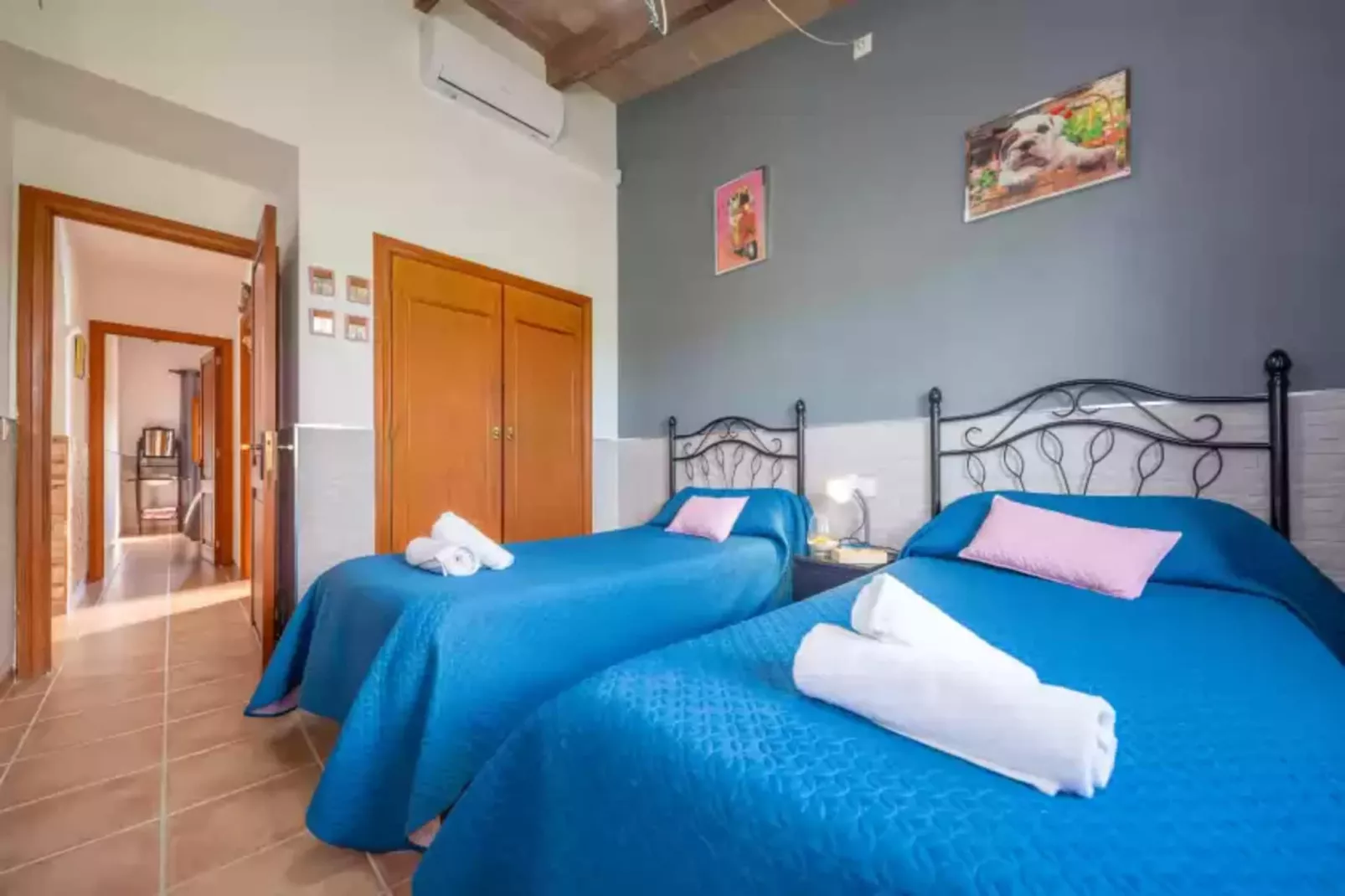 Can Pintat (llubÍ)-Bedroom