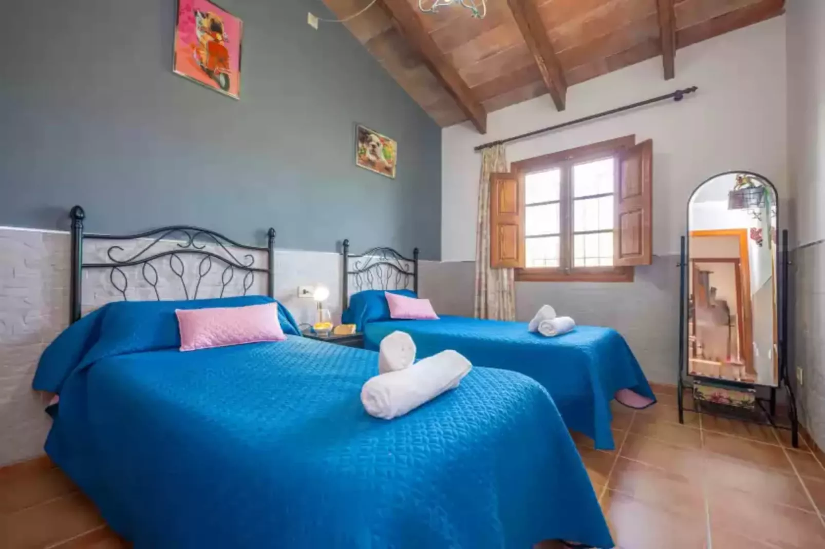 Can Pintat (llubÍ)-Bedroom