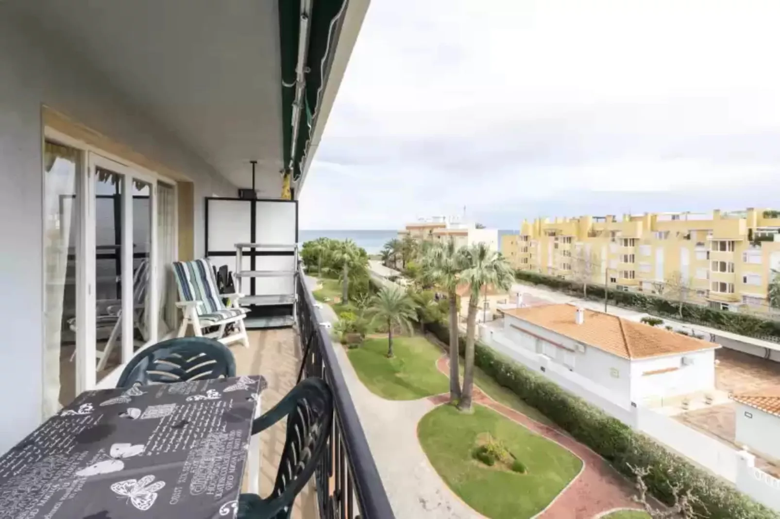 Les Gavines-Terrace balcony
