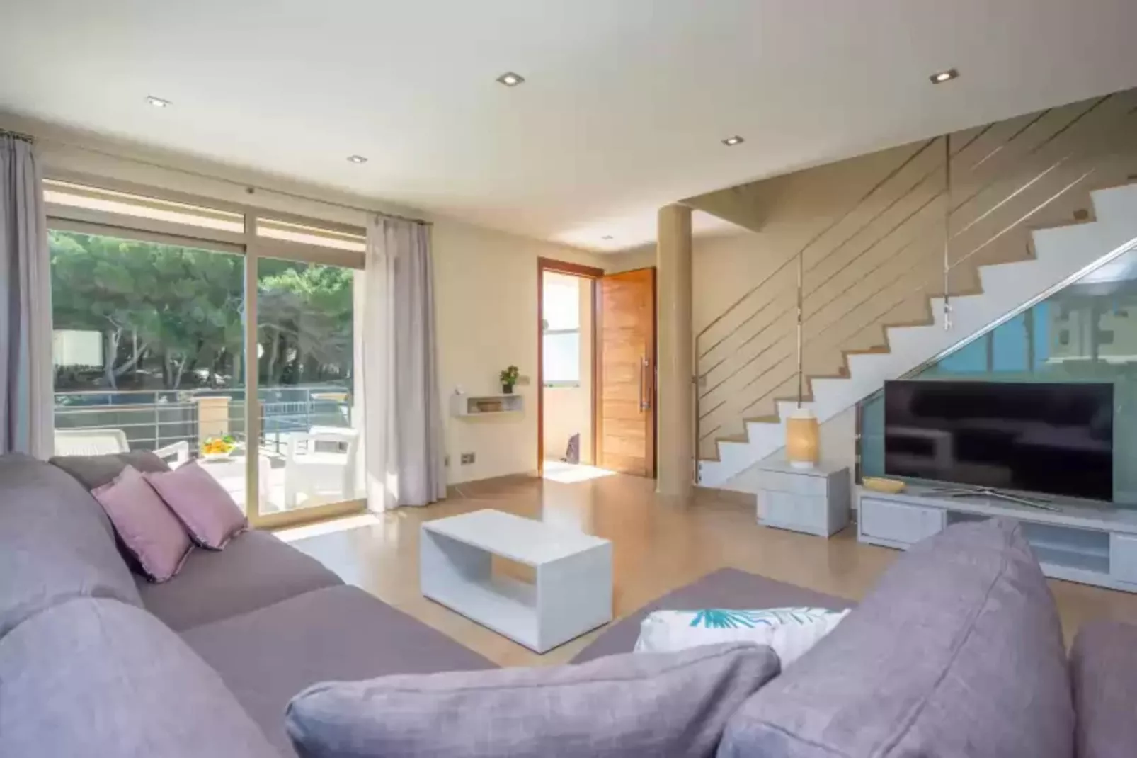Antonia-Living room