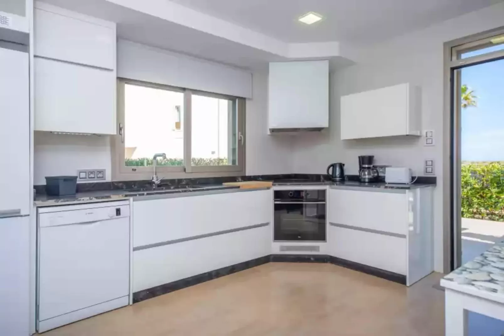 Antonia-Kitchen