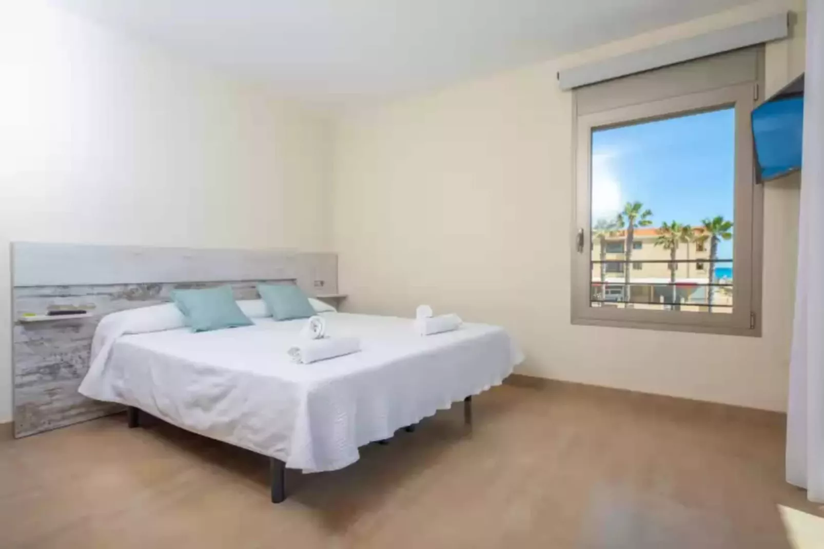 Antonia-Bedroom