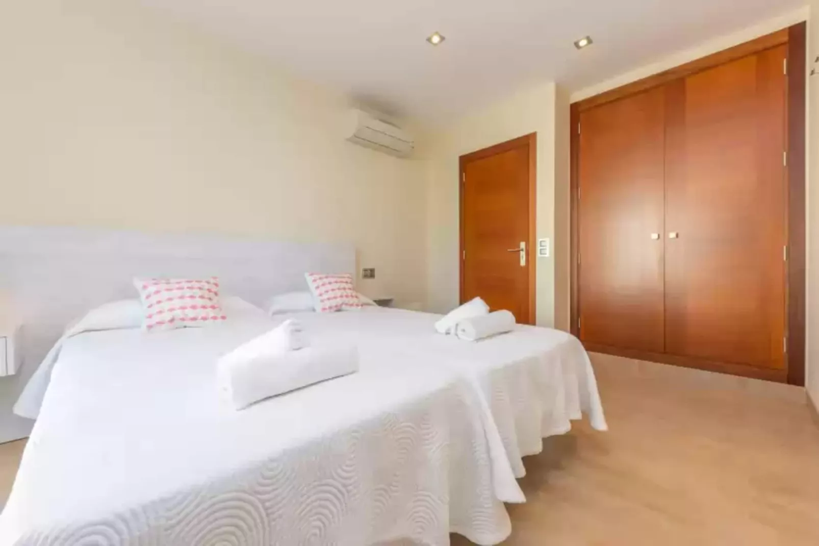 Antonia-Bedroom