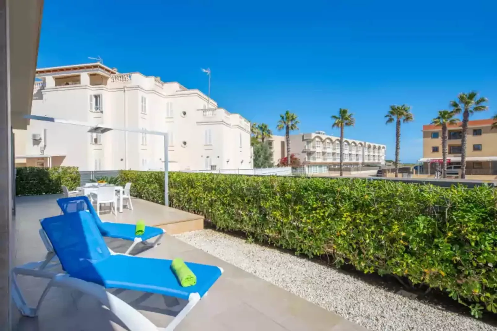 Antonia-Terrace balcony