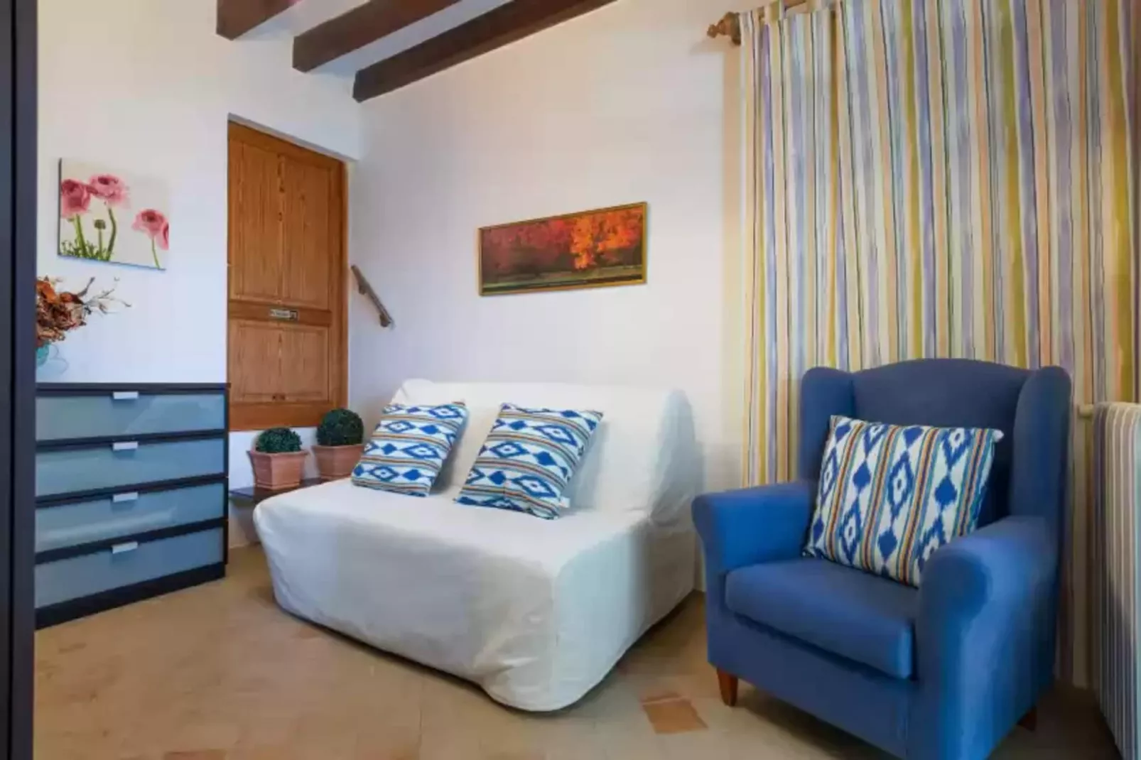 C'an Pieres-Living room