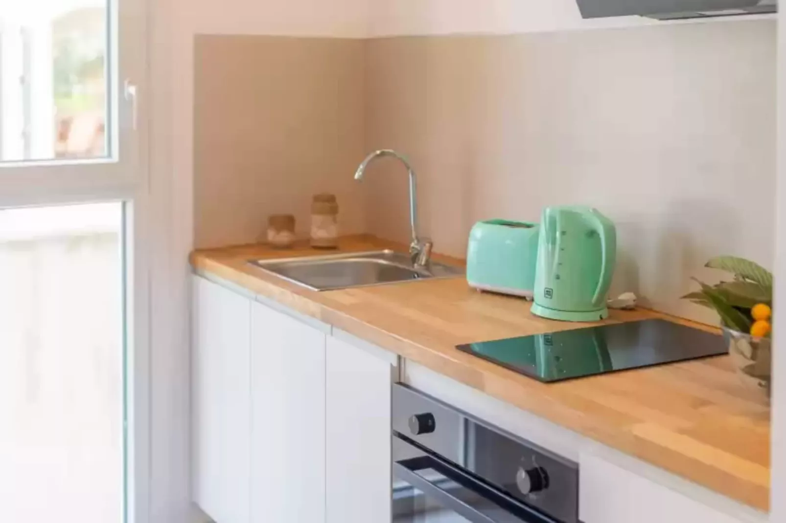 Aroa 2-Kitchen
