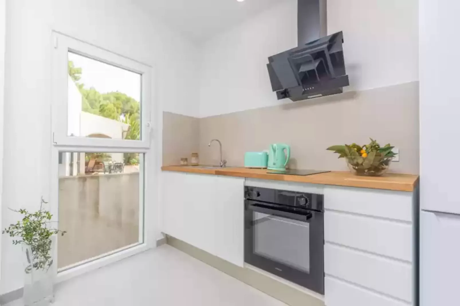 Aroa 2-Kitchen