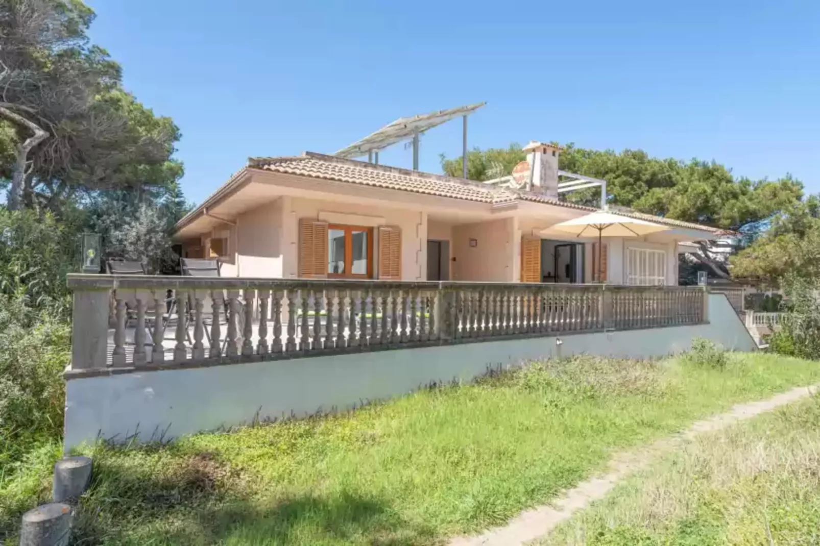 Villa Canta-Exterior summer