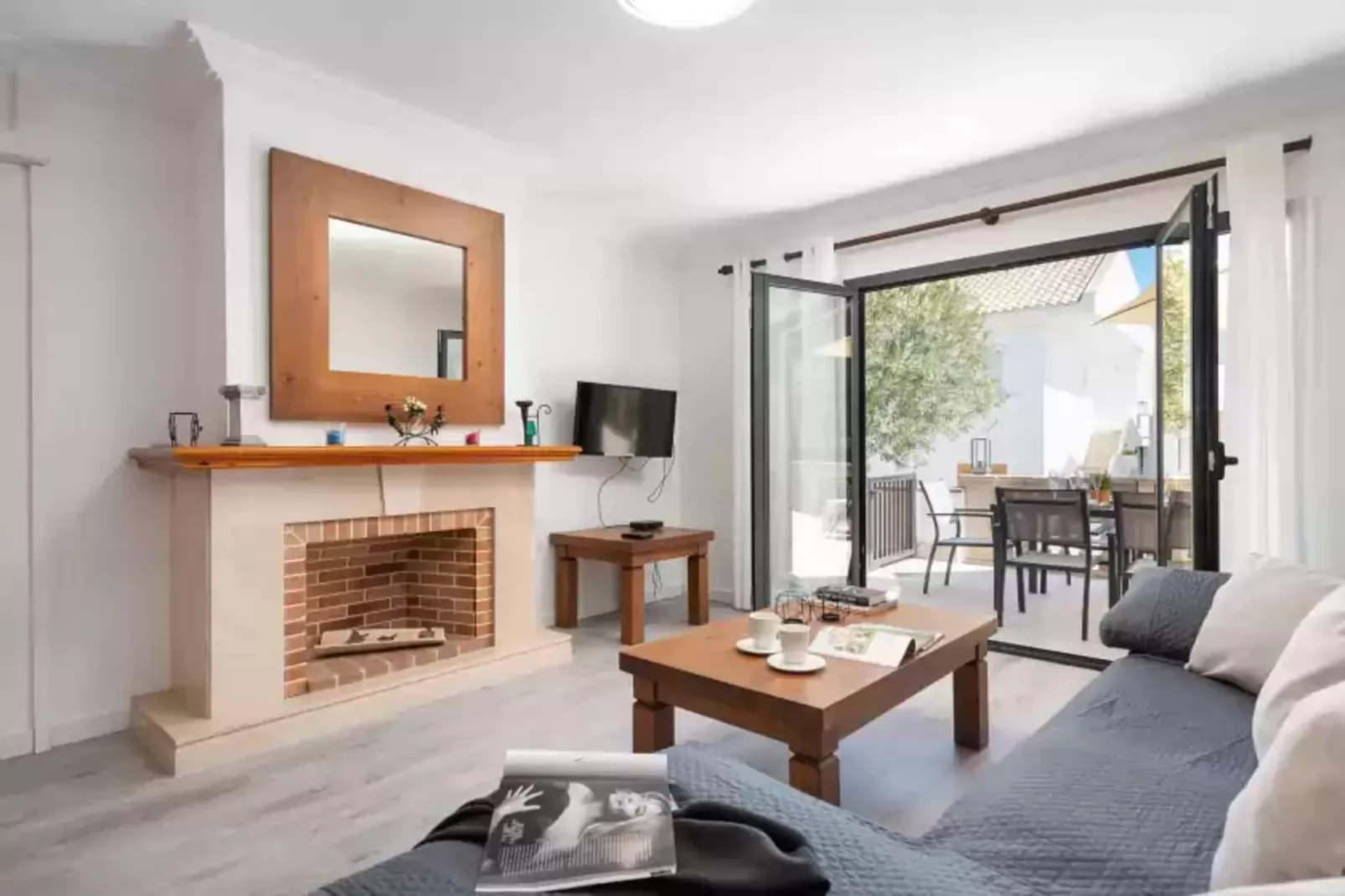 Villa Canta-Living room