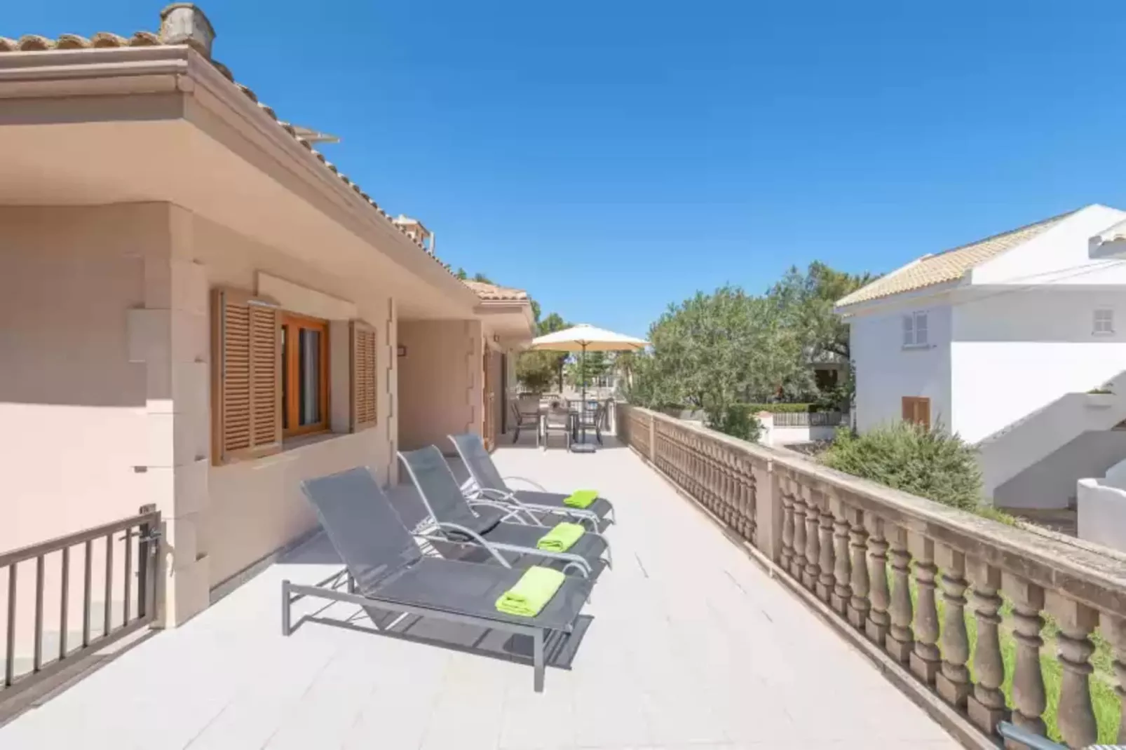 Villa Canta-Terrace balcony