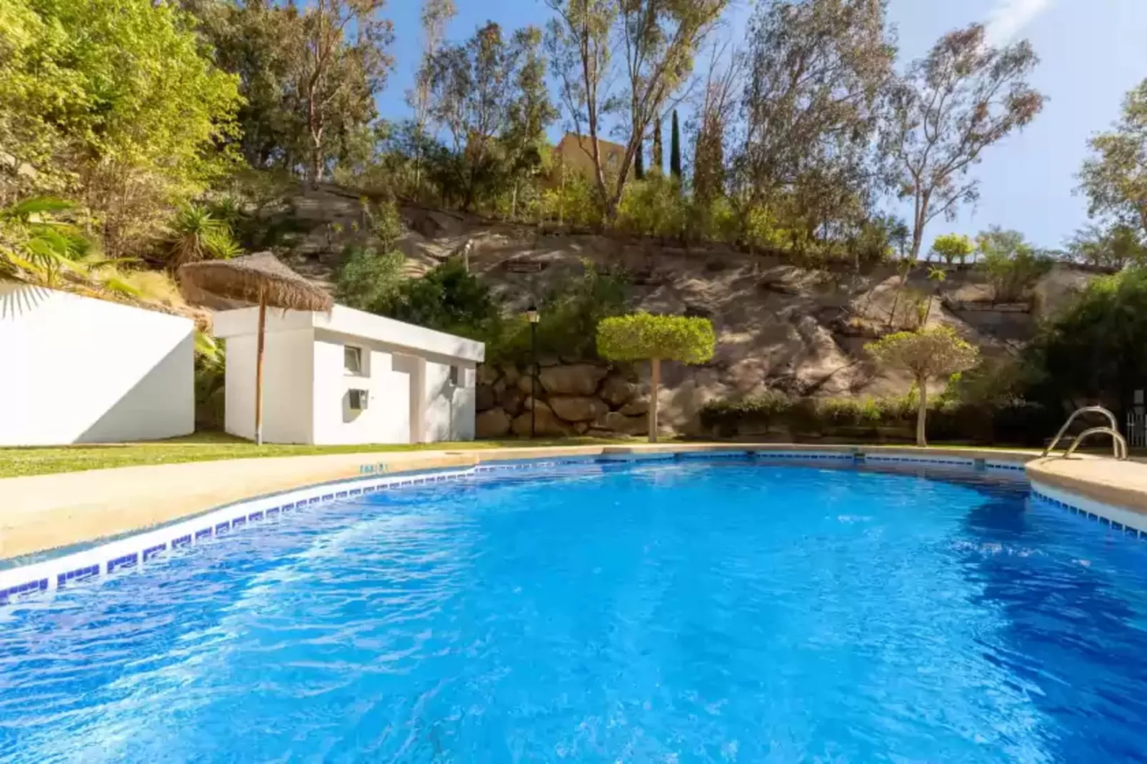 El Cantal-Pool