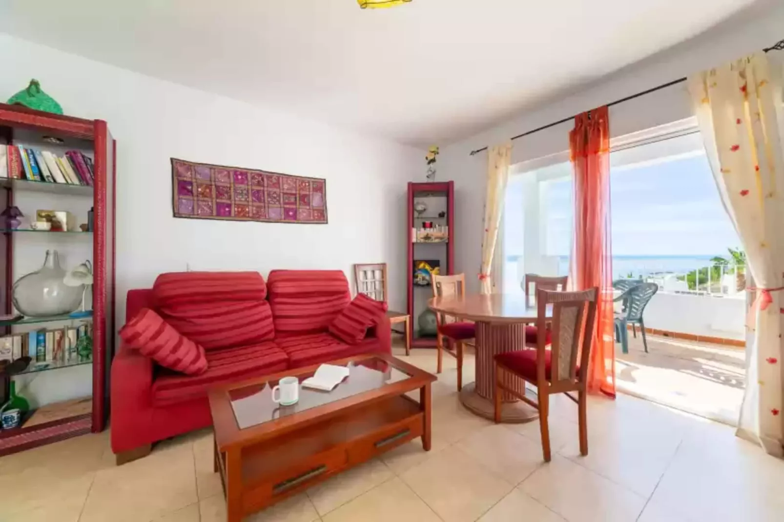 El Cantal-Living room