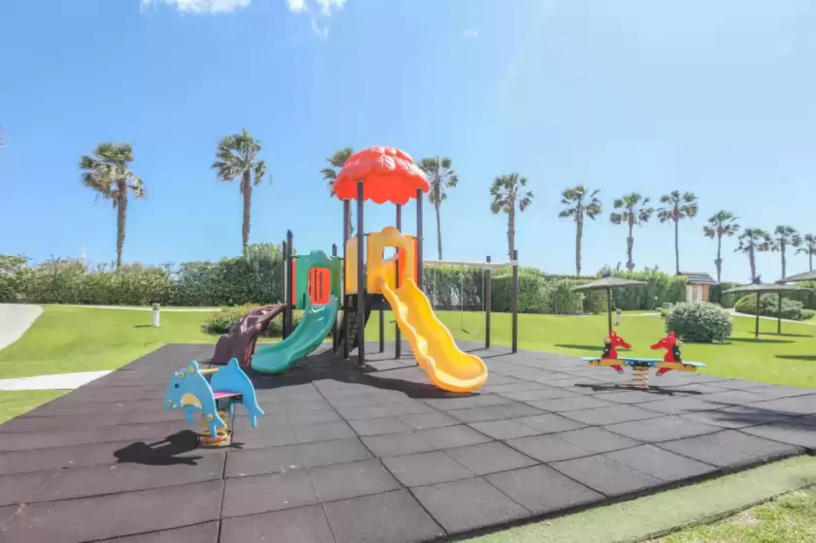 Las Americas - Parkeinrichtungen