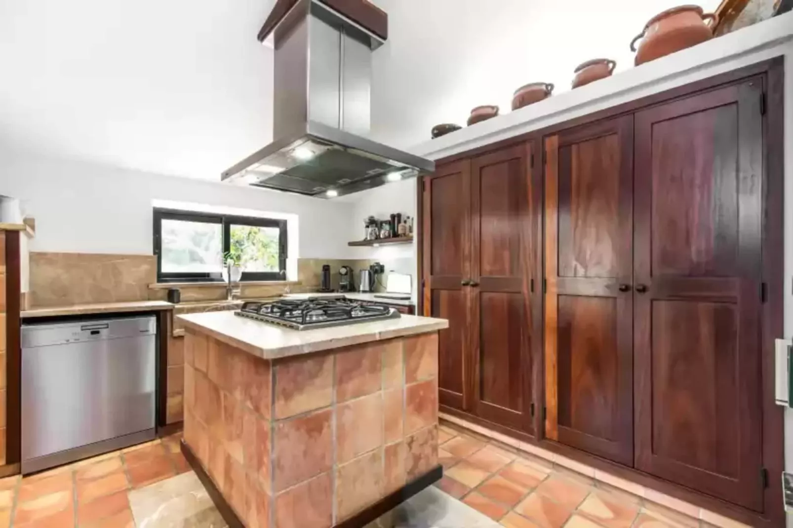 Cal Moliner-Kitchen