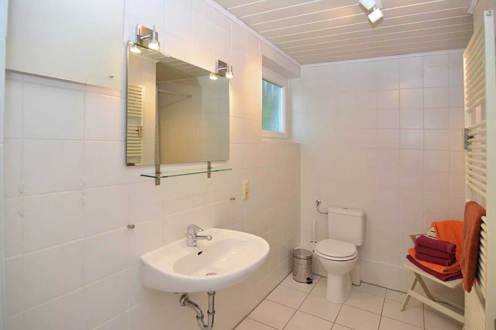 Knüllblick II-Bathroom