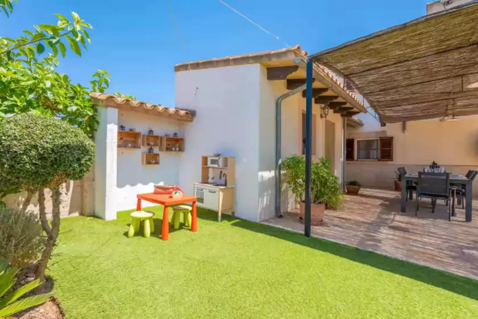 Els Xiprers-Terrace balcony