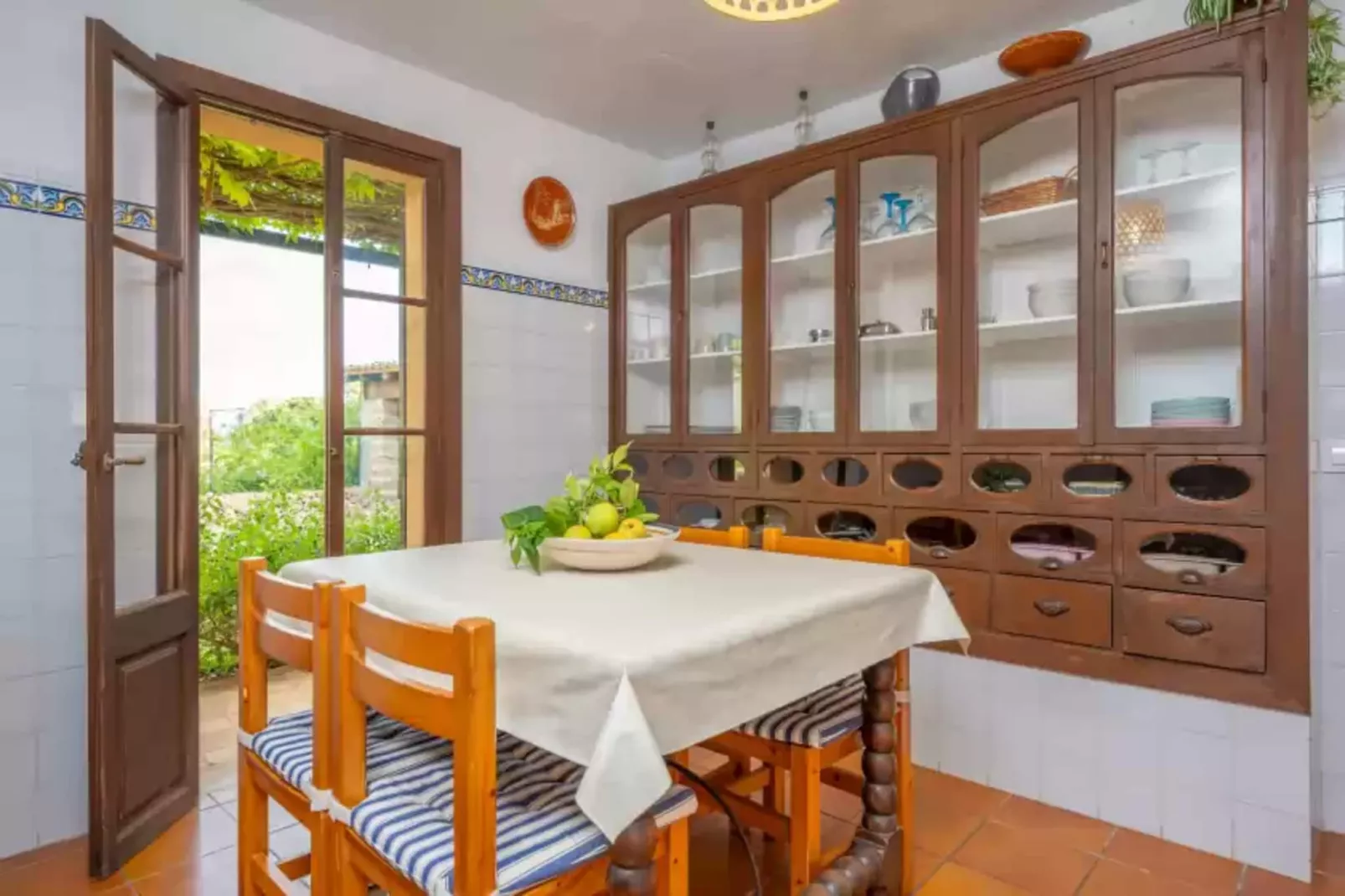L'eresta-Dining room