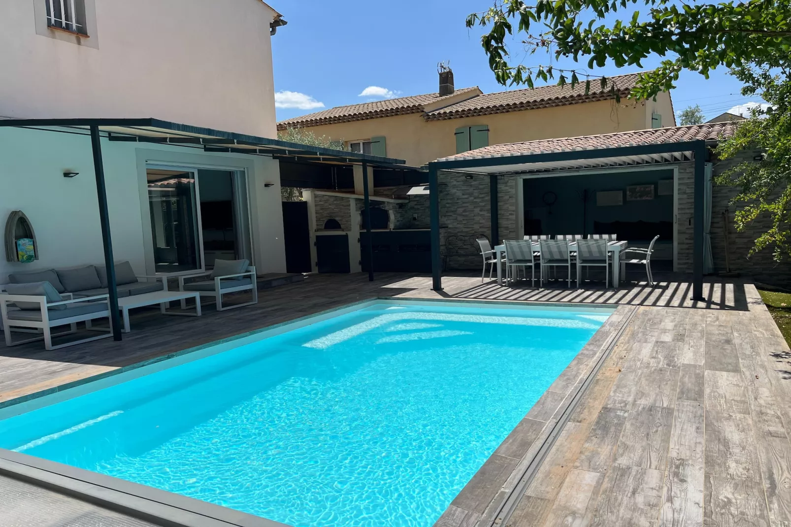 Elja Les Acacias-Pool