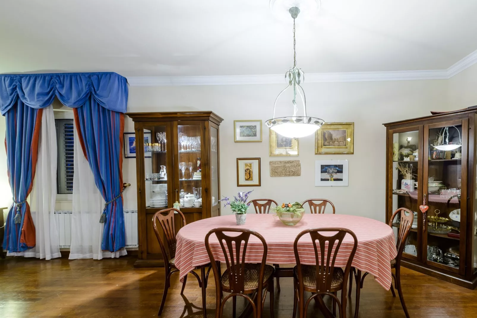 Villa Piano - Four Bedroom Villa with Terrace and Swimming Pool-Dining room