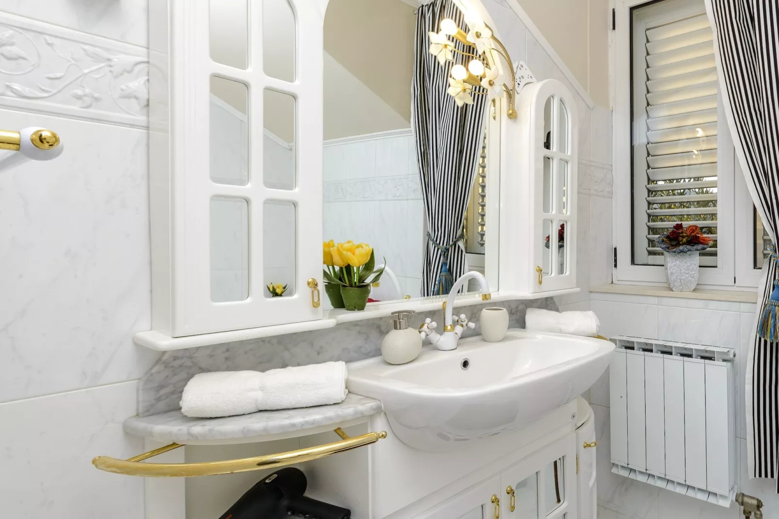 Villa Piano - Four Bedroom Villa with Terrace and Swimming Pool-Bathroom