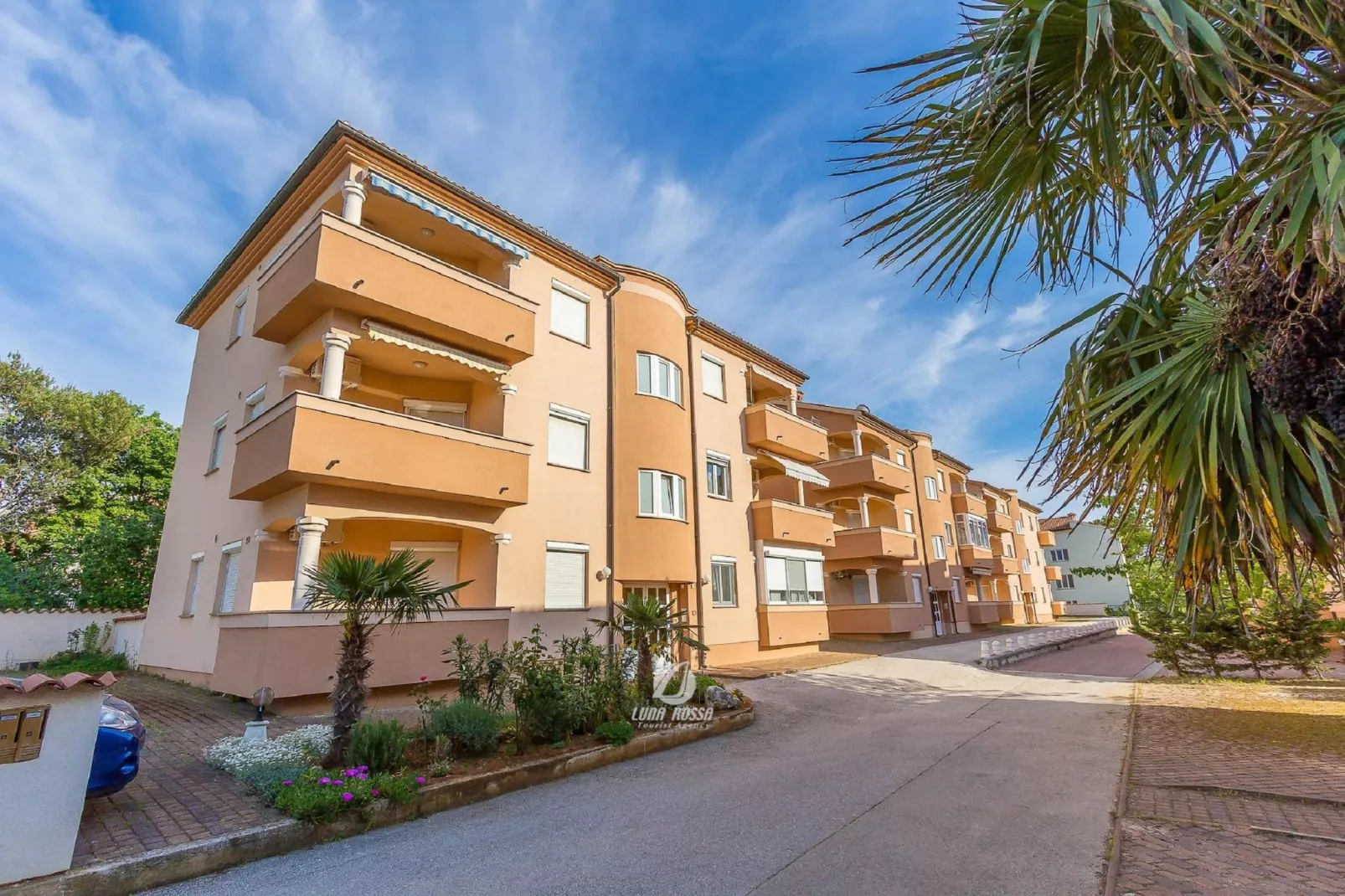 Apartment Cvita-Exterior summer