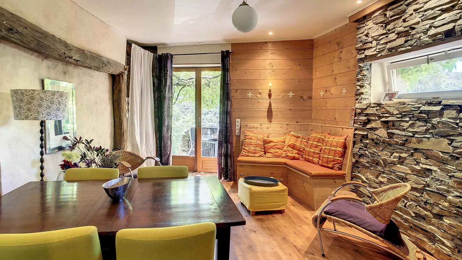 Lauriers-Living room