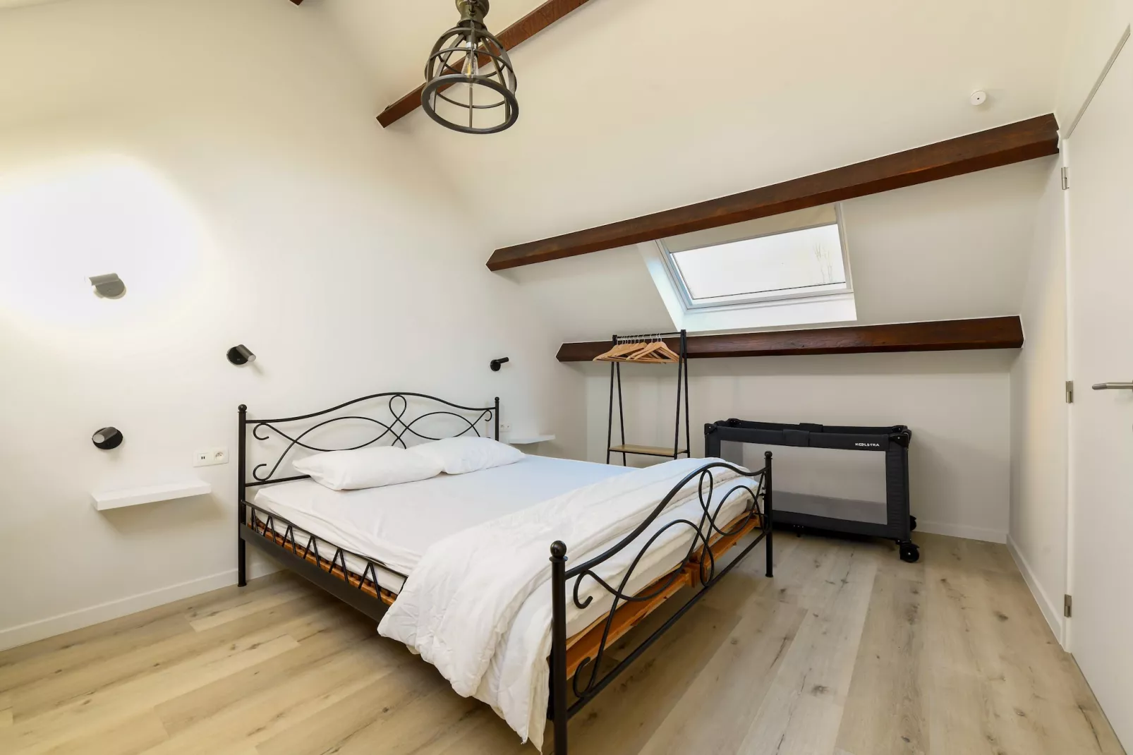 Weekendhuisje 10px-Bedroom