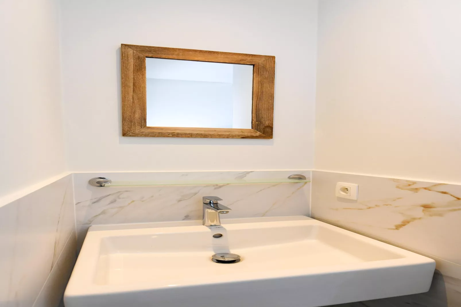 Weekendhuisje 10px-Bathroom