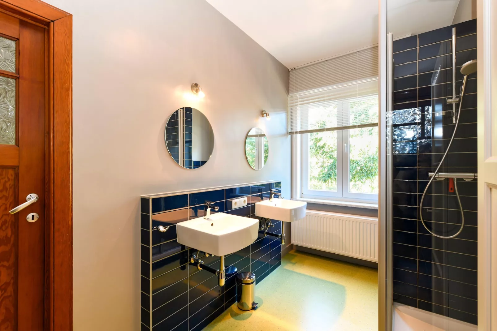 Weekendhuisje 10px-Bathroom
