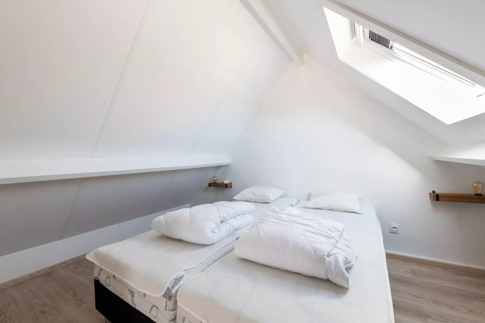 W14-Bedroom