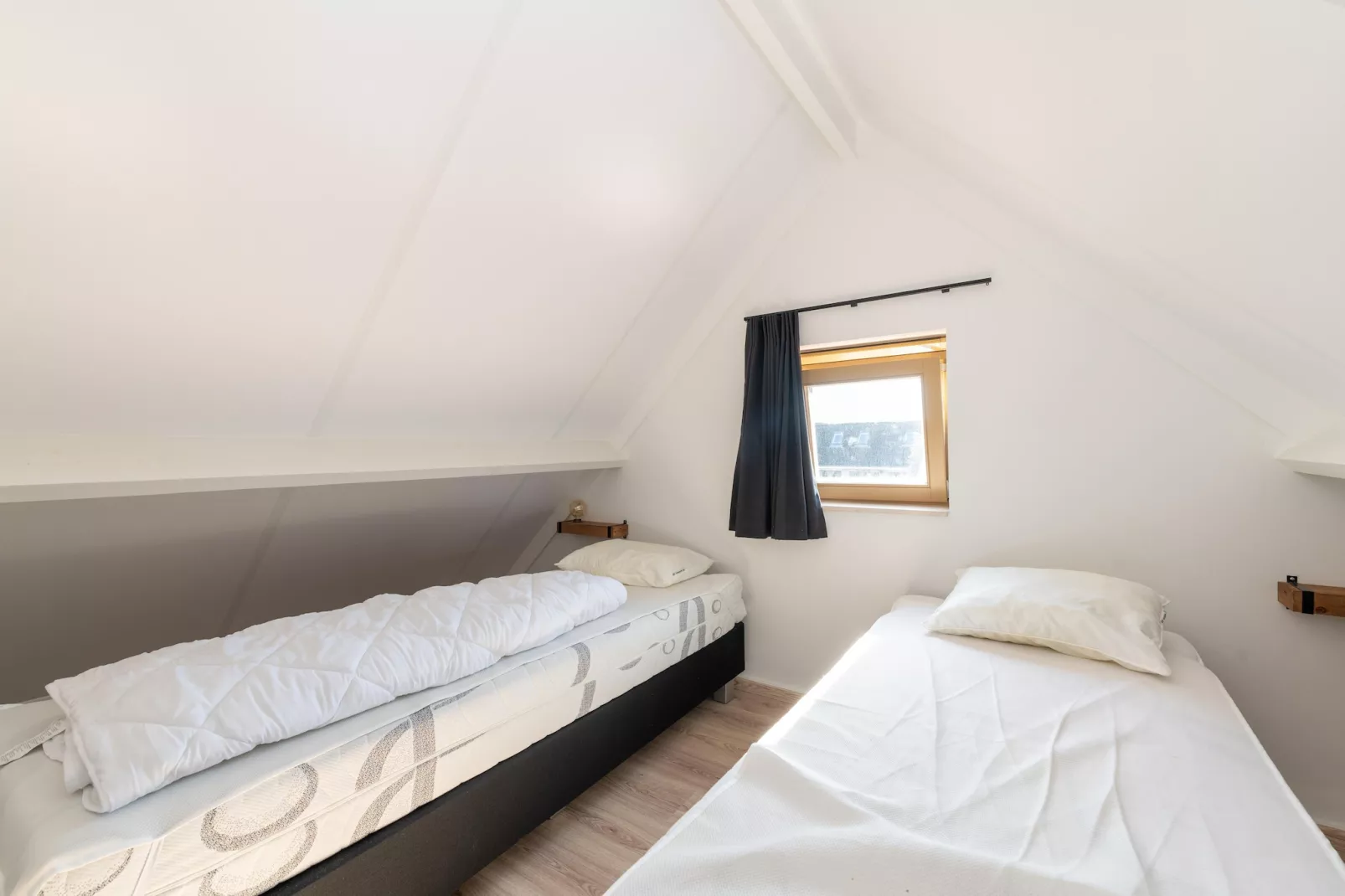 W14-Bedroom
