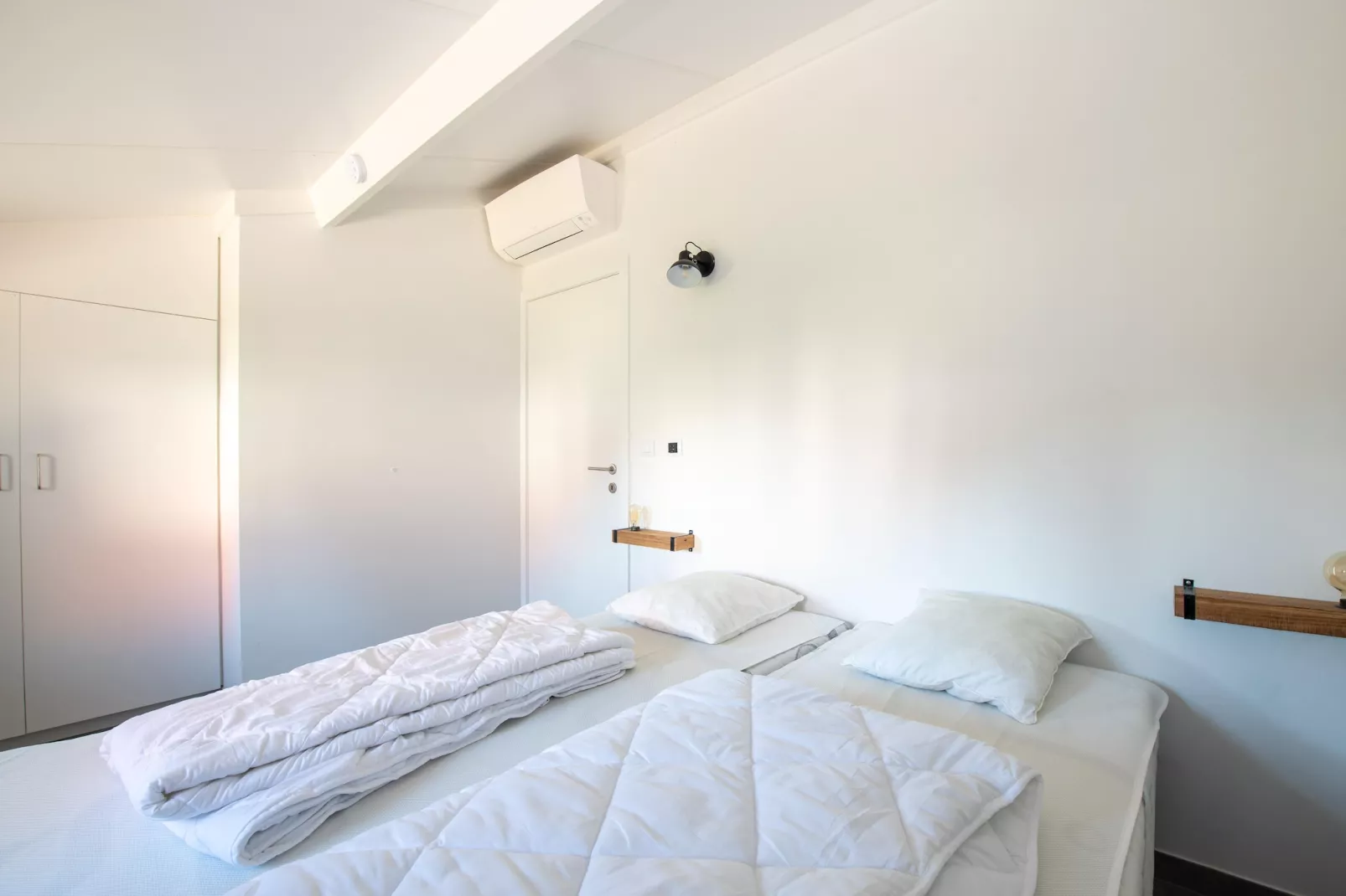 W14-Bedroom