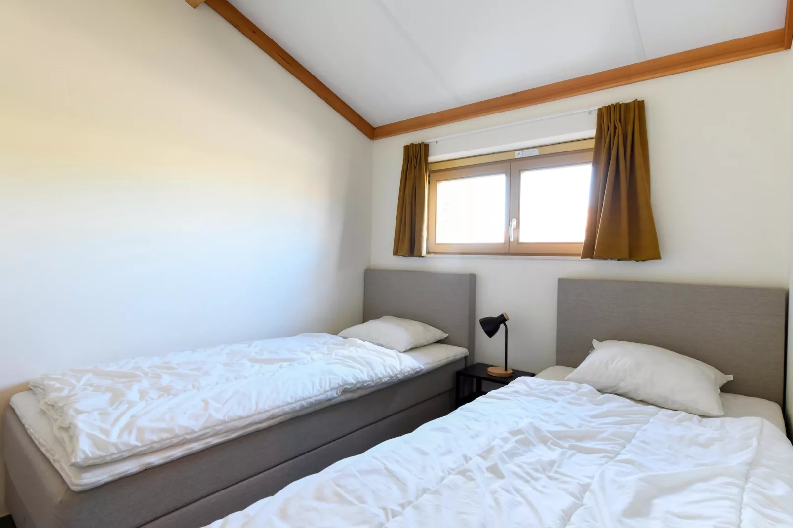 W20-Bedroom