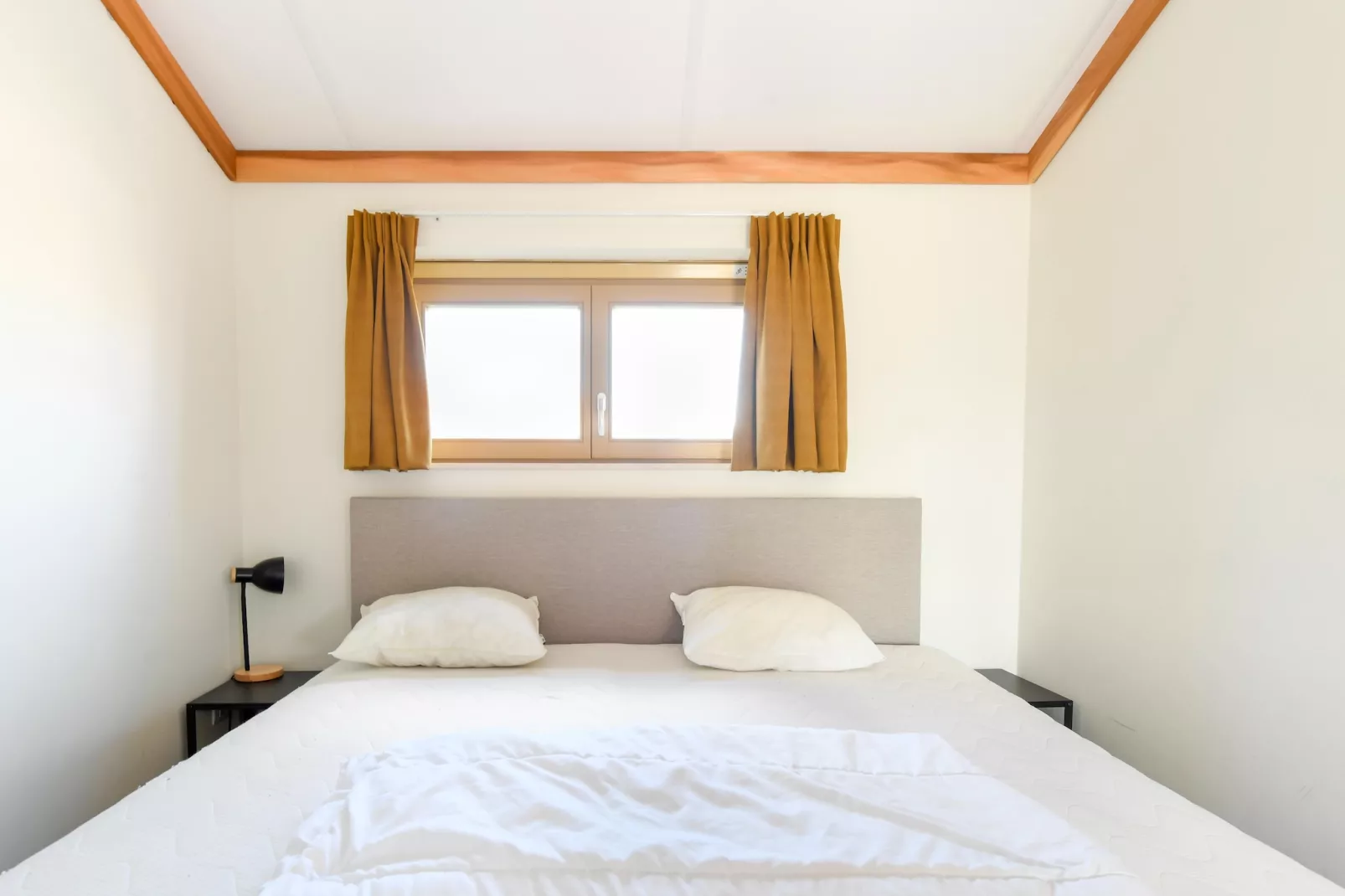 W20-Bedroom