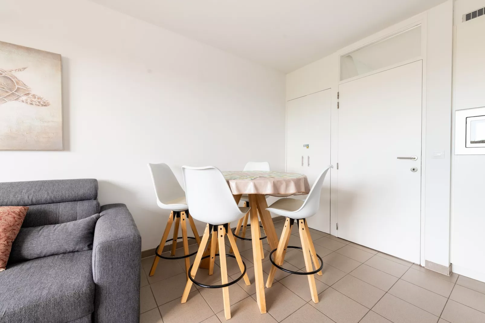 WH36-Dining room